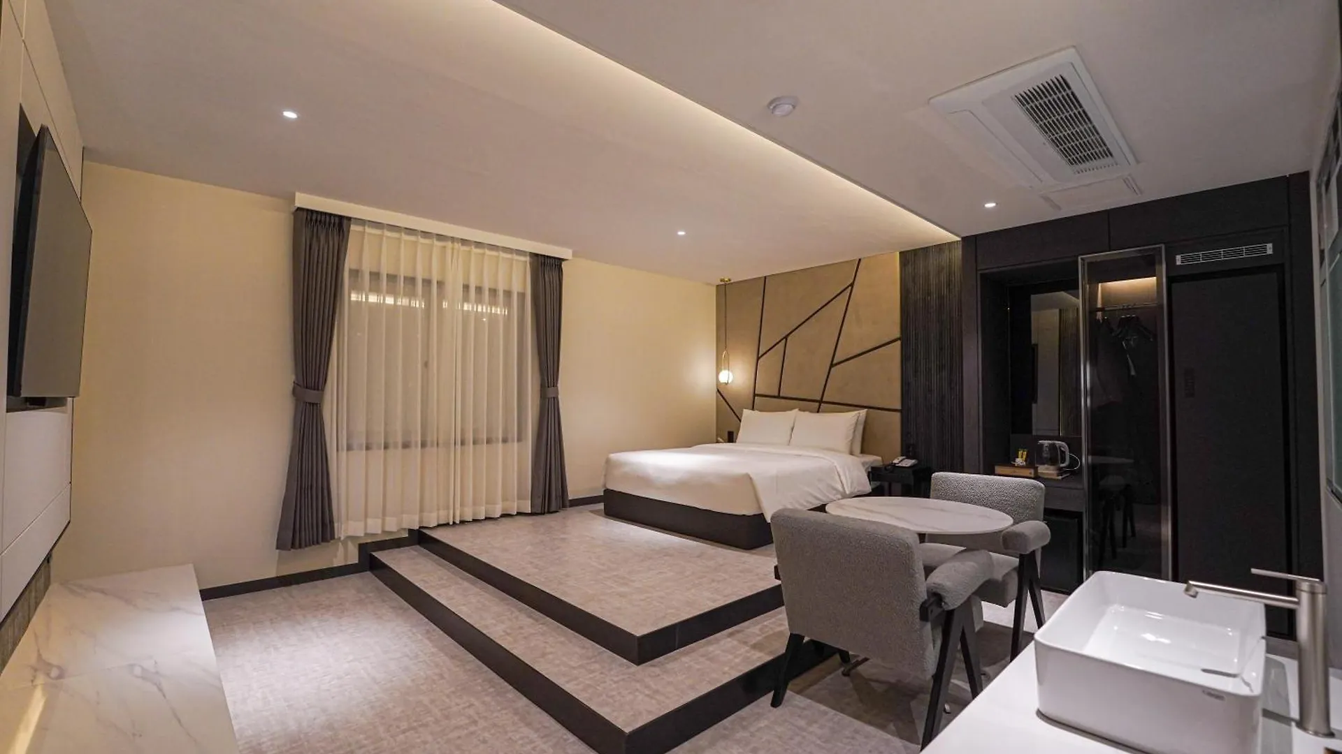 Urban Groove Hotel Seomyeon Busan 0*,